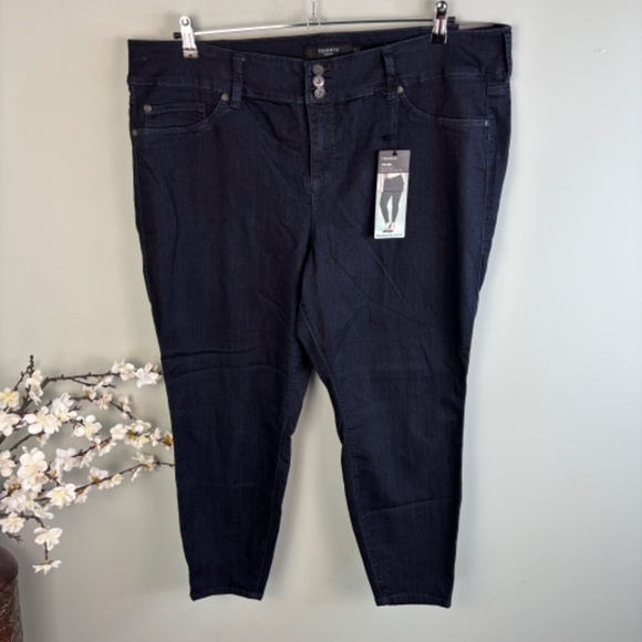 Torrid 3 Button Premium Jegging NWT Size 24 - Picture 2 of 4